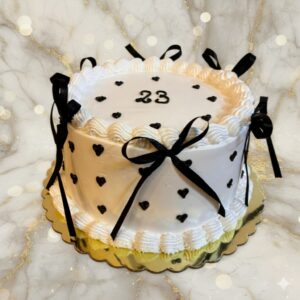 torta-coquette-lazos-negros-mistikat-cafeteria-pasteleria-en-tacna-peru