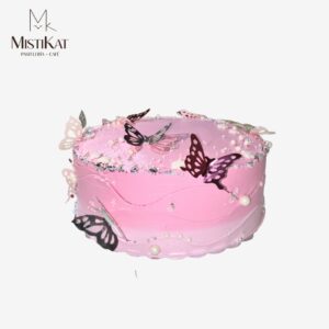 torta con mariposas realizado por mistikat pasteleria tacna con envios a chile