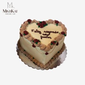 Torta corazon con rosas para aniversario