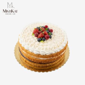 torta de vainilla con frutos del bosque personalizada en pasteleria mistikat tacna