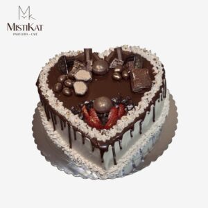 Torta corazon chocolatoso personalizada por mistikat pasteleria en tacna