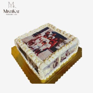 torta cuadrada con fototorta familiar personalizada por mistikat pasteleria en tacna