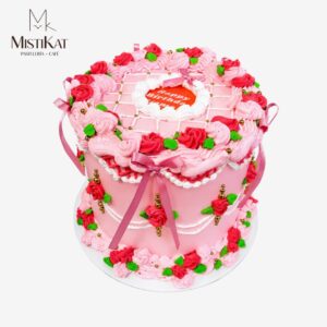 torta alta con flores de crema mistikat tacna