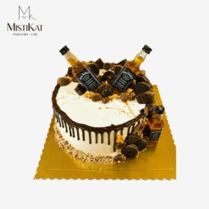torta de chocolate con dulces y licores mistikat tacna